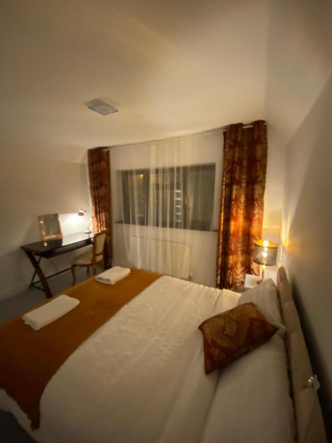 Вилла Hollemeadow Bloxwich Экстерьер фото