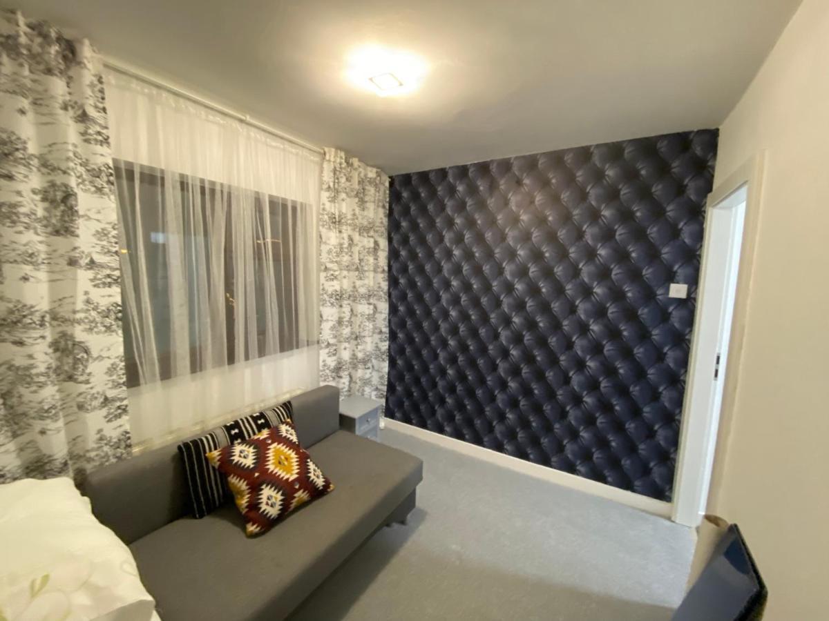 Вилла Hollemeadow Bloxwich Экстерьер фото