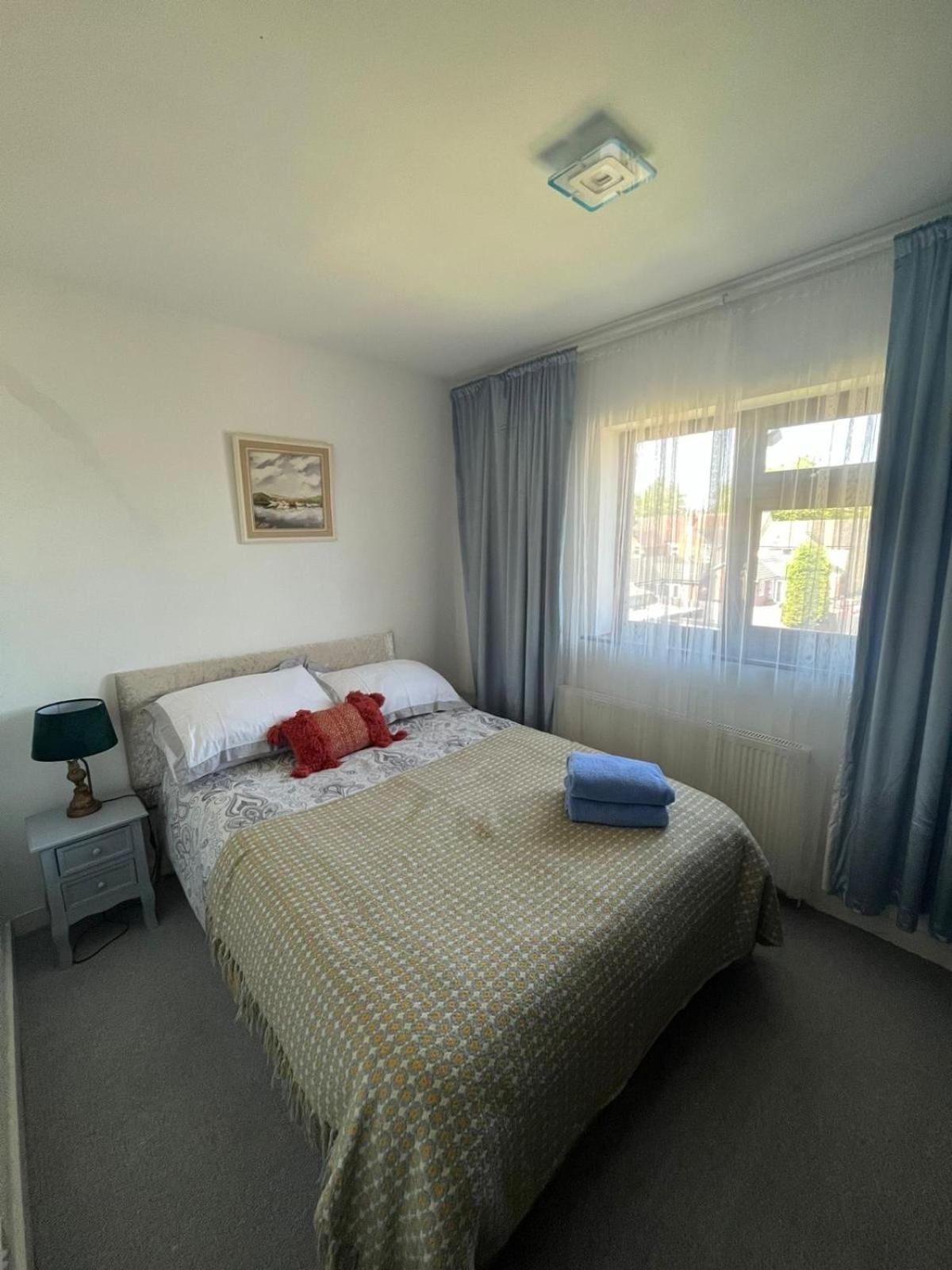 Вилла Hollemeadow Bloxwich Экстерьер фото